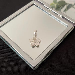 Beautiful Delicate Natural White Mother of Pearl Shell and 925 Sterling Silver Flower Floral Drop Pendant Necklace Gift