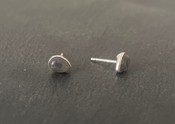 Orecchini con lambradorite iridescente AA a goccia, argento Sterling