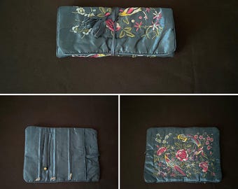 Gorgeous Green Blue Teal And Floral Flower Embroided Silk Jewellery Wrap Roll With Three Zipped Compartments And Pocket Gift