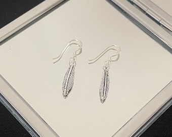 Mooie delicate 925 sterlingzilveren veren hangoorbellen Cadeau