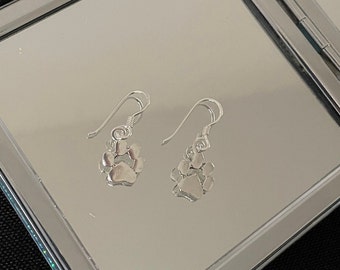 Adorabili orecchini pendenti a goccia con design delicato in argento sterling 925 con stampa di zampe di animali