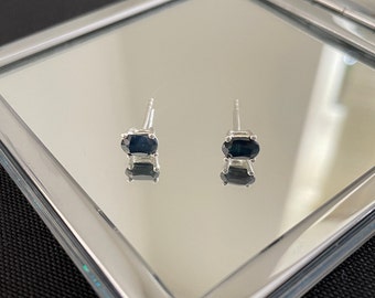 Atemberaubende Große Facettierte Natürliche Blaue Saphir Und 925 Sterling Silber Oval Vier Klauen Zinken Ohrstecker Geschenk