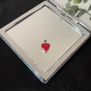 Splendida collana con ciondolo a forma di cuore in corallo rosso delicato e argento sterling 925