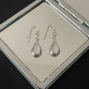 Gorgeous Large Natural White Mother of Pearl Shell and 925 Sterling Silver Teardrop Drop Dangle Earrings Gift