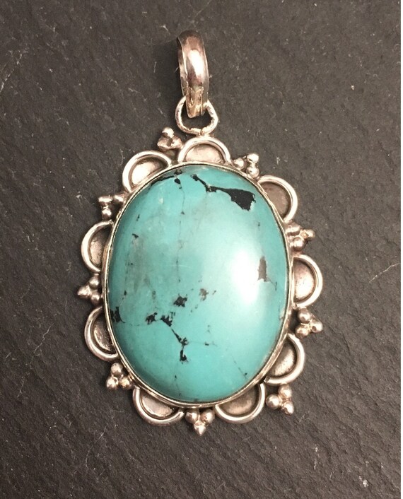 Collier Argent Avec Turquoise Verte Du Tibet - Cabochon Naturel - Bijou Ethnique Occasion