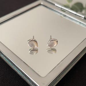 Beautiful Natural White Mother of Pearl Shell and 925 Sterling Silver Teardrop Stud Earrings Gift