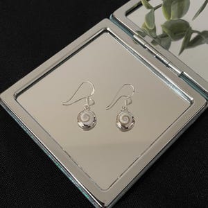 Gorgeous Natural White Shiva Shell and 925 Sterling Silver Round Circle Drop Dangle Earrings Gift