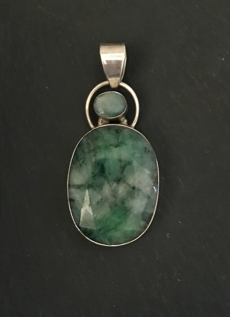 Stunning Very Large Faceted Natural Two Stone Green Emerald And 925 Sterling Silver Oval Drop Pendant Necklace