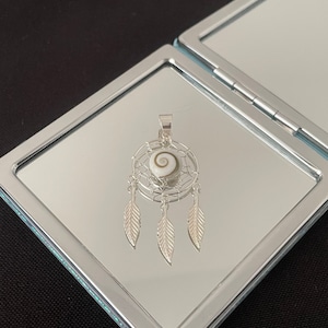 Stunning Natural Round Circle White Shiva Shell and 925 Sterling Silver Dreamcatcher And Feather Drop Pendant Necklace Gift