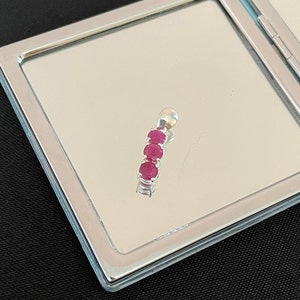 Gorgeous Faceted Round Circle Three Stone Natural Red Ruby And 925 Sterling Silver Four Claw Prong Rectangle Drop Pendant Necklace Gift