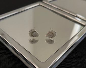 Gorgeous Delicate Natural White Shiva Shell And 925 Sterling Silver Teardrop Stud Earrings Gift