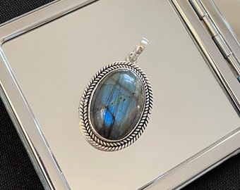 ペンダント - エッチング加工 ブルーグリーン ラブラドライト