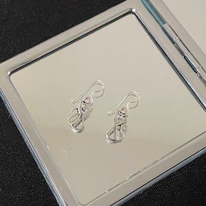 Beautiful Delicate 925 Sterling Silver Animal Cat Design Drop Dangle Earrings Gift