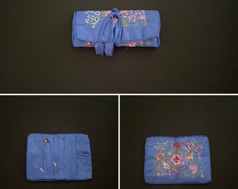 Gorgeous Royal Blue And Floral Flower Embroided Silk Jewellery Wrap Roll With Three Zipped Compartments And Pocket Gift