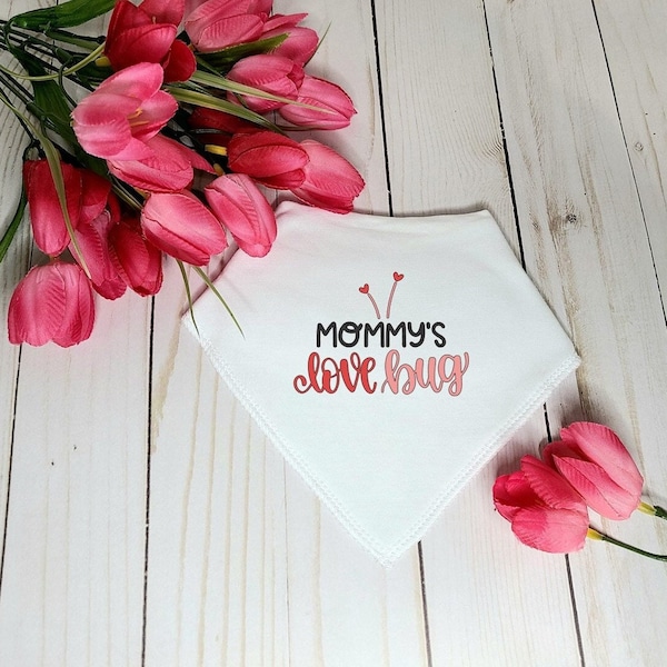 Mommy's love bug baby bib, bandana bib, love bug baby gift, drool bib, baby girl gift, baby shower gift, newborn baby , baby boy gift