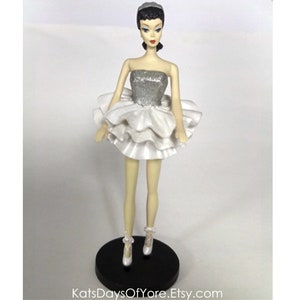 Dolls - Winter Rhapsody Barbie - 1996 Avon Exclusive Special