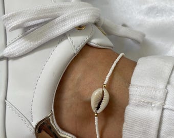 Cowrie Shell Anklet, Waterproof Beaded Beach Jewelry, Seashell Anklet with White Seed Beads, Surf Jewelry, Beach Anklet, Summer Jewelry