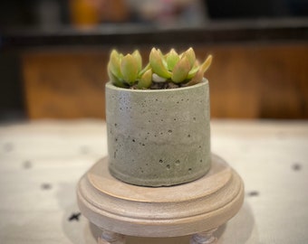 Cylinder cement pot