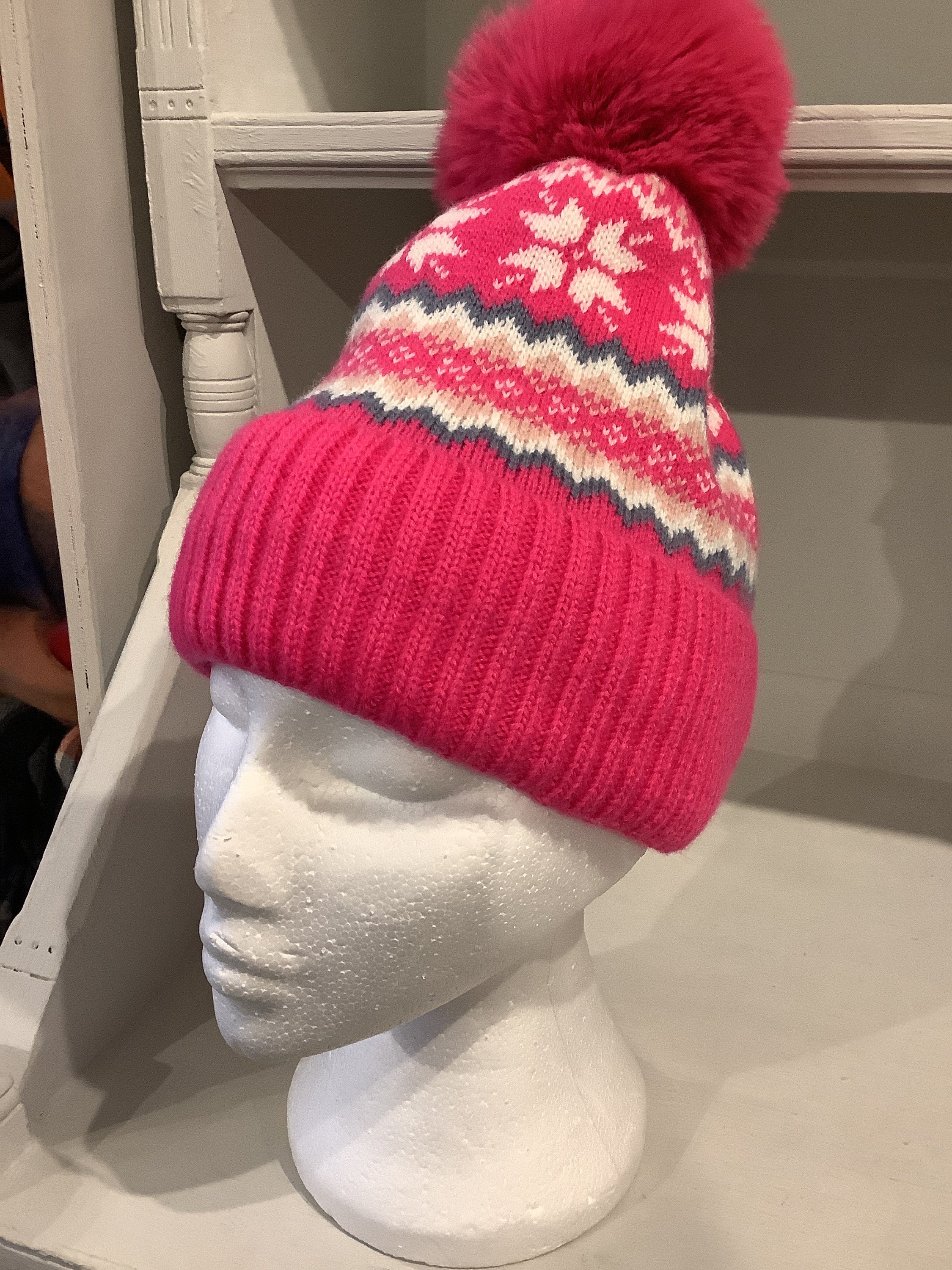 Fuza Wool Denmark Pink Lambswool Pom Winter Hat Hand Knit Oeko-tex Fleece Lined Pom Pom Hat Lined With Fleece Mittens Infinity Scarf Set  main image 3