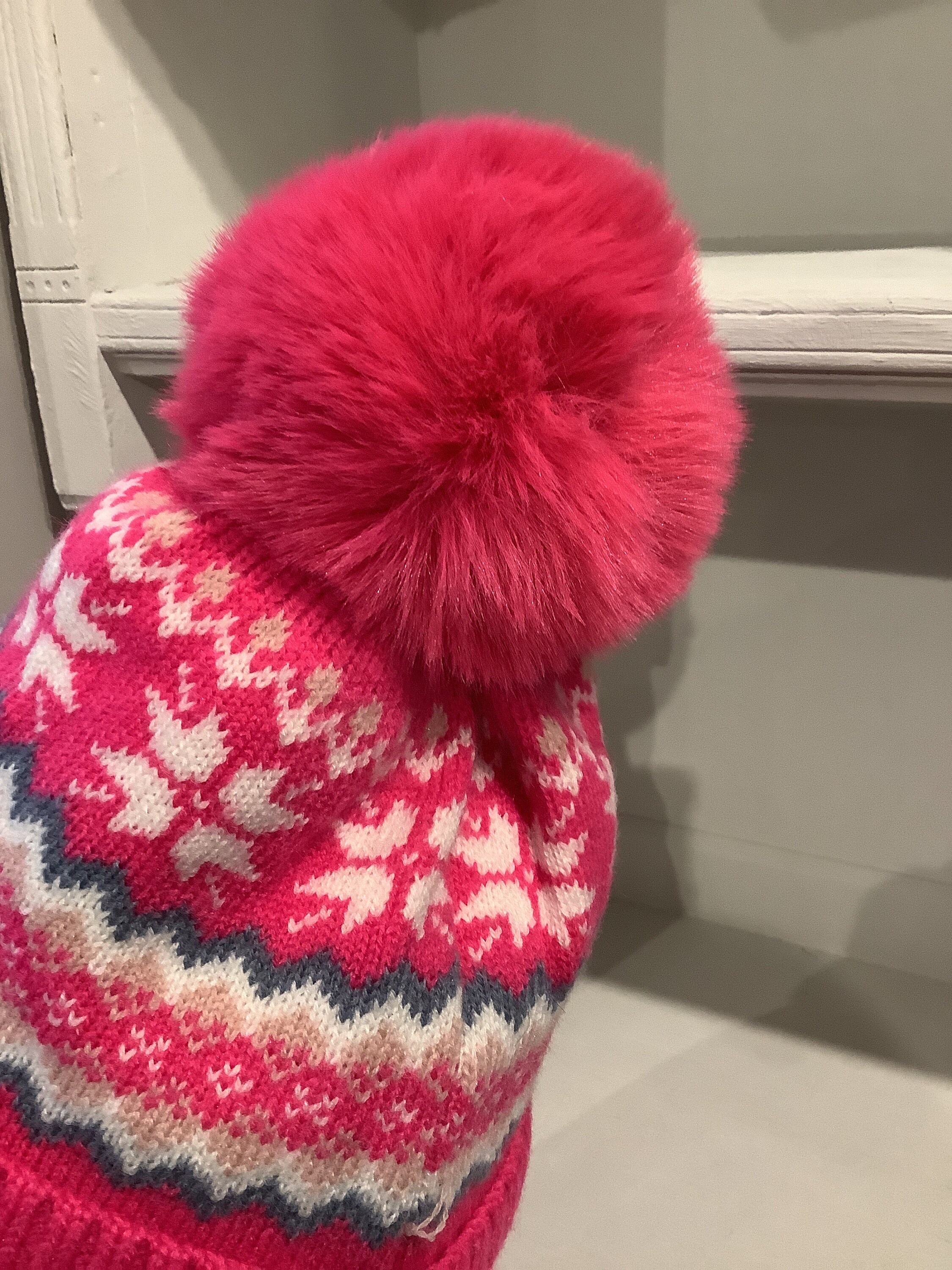 Fuza Wool Denmark Pink Lambswool Pom Winter Hat Hand Knit Oeko-tex Fleece Lined Pom Pom Hat Lined With Fleece Mittens Infinity Scarf Set  main image 2