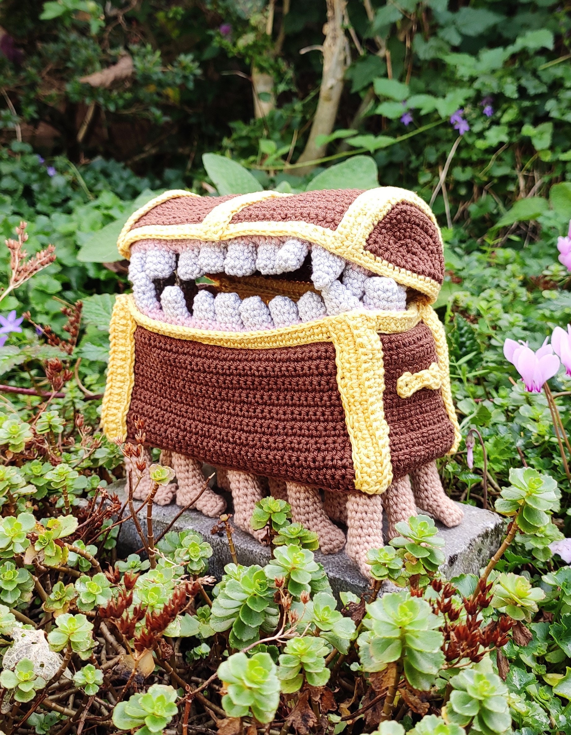 discworld Terry Pratchett Luggage crochet pattern