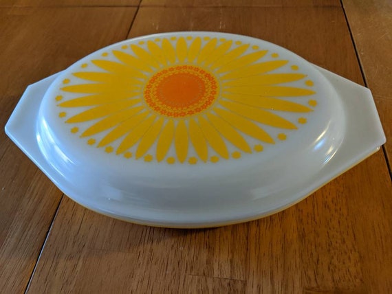 Vintage Pyrex Divided Dish Daisy Pattern 1 5q Etsy Vintage Pyrex Divided Dish Daisy Pattern 1 5q Etsy