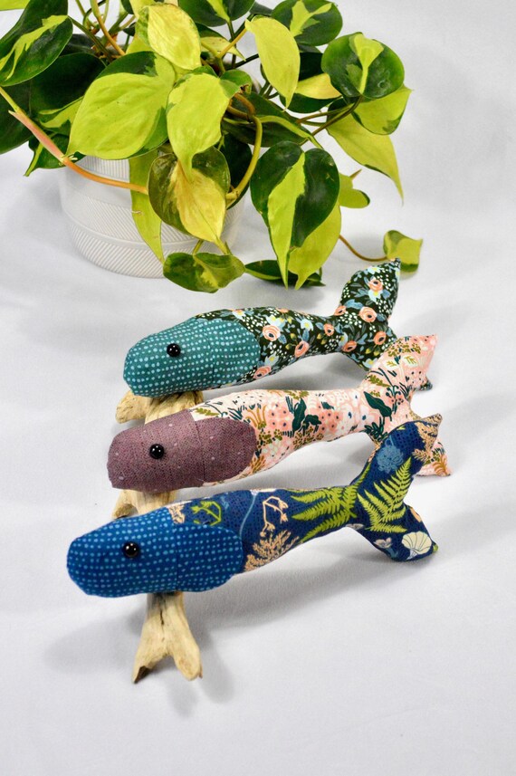 Fish kicker cat toy 2025