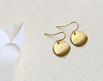 Gold disc Earrings, Circle Disc Earrings, Gold Coin Earrings, Handmade Modern Earrings, Round Drop Earrings