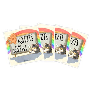 Op de afbeelding: Vier kaarten met een cartoonkat met een zonnebril en een wijnglas. De kat staat voor een bord met de tekst "Katzis statt Nazis!" met een regenboog op de achtergrond. Links staat een oranje kat.