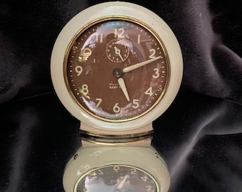 Antiguo despertador Westclox Baby Ben, color crema y dorado, circa 1949