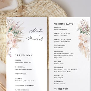Könnte beinhalten: Hochzeitszeremonie-Programm mit einem floralen Design mit rosafarbenen Rosen und Pampasgras. Das Programm enthält die Reihenfolge der Ereignisse der Zeremonie und eine Liste der Hochzeitsgesellschaft.
