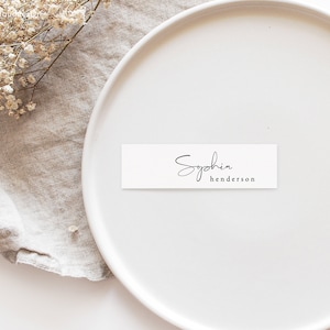 Modèle de cartes de lieu de mariage minimal, carte de nom de table modifiable, carte de lieu moderne minimaliste, carte de nom mince, carte de nom modifiable simple, Collette