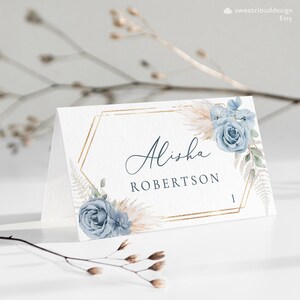 Cartão de lugar azul Boho, cartão de nome com moldura dourada, cartão de nome de mesa de capim-dos-pampas, modelo de cartão de nome Boho, cartão de lugar de flor azul dos pampas