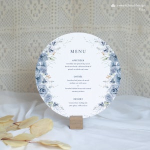 Dusty Blue runder Tisch Menükreis Menüvorlage Stahlblau Hochzeit rundes Menü Printable Greenery florales Menü Editable Download Dinner Beere