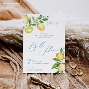 Invitation de douche nuptiale de citron Invitation de douche nuptiale de verdure de citron Elle a trouvé sa carte principale de citron et de vert et de jaune de compression