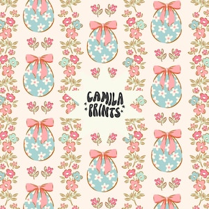 Könnte beinhalten: Ein nahtloses Muster mit pastellblauen und weißen Eiern mit rosa Schleifen, umgeben von rosa, weißen und grünen Blumen. Der Text "Camila Prints" befindet sich in der Mitte des Bildes.