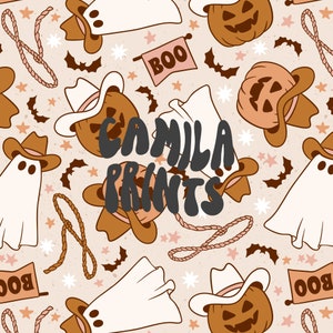 Pode incluir: Um padrão repetitivo num fundo bege claro com abóboras castanhas a usar chapéus de cowboy brancos, fantasmas brancos, laços castanhos, pequenos morcegos pretos, estrelas cor-de-rosa e galhardetes cor-de-rosa com o texto BOO. O texto CAMILA PRINTS está centrado.