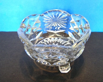 Tazón para dulces de cristal tallado de tres patas de 5" (Inglaterra)