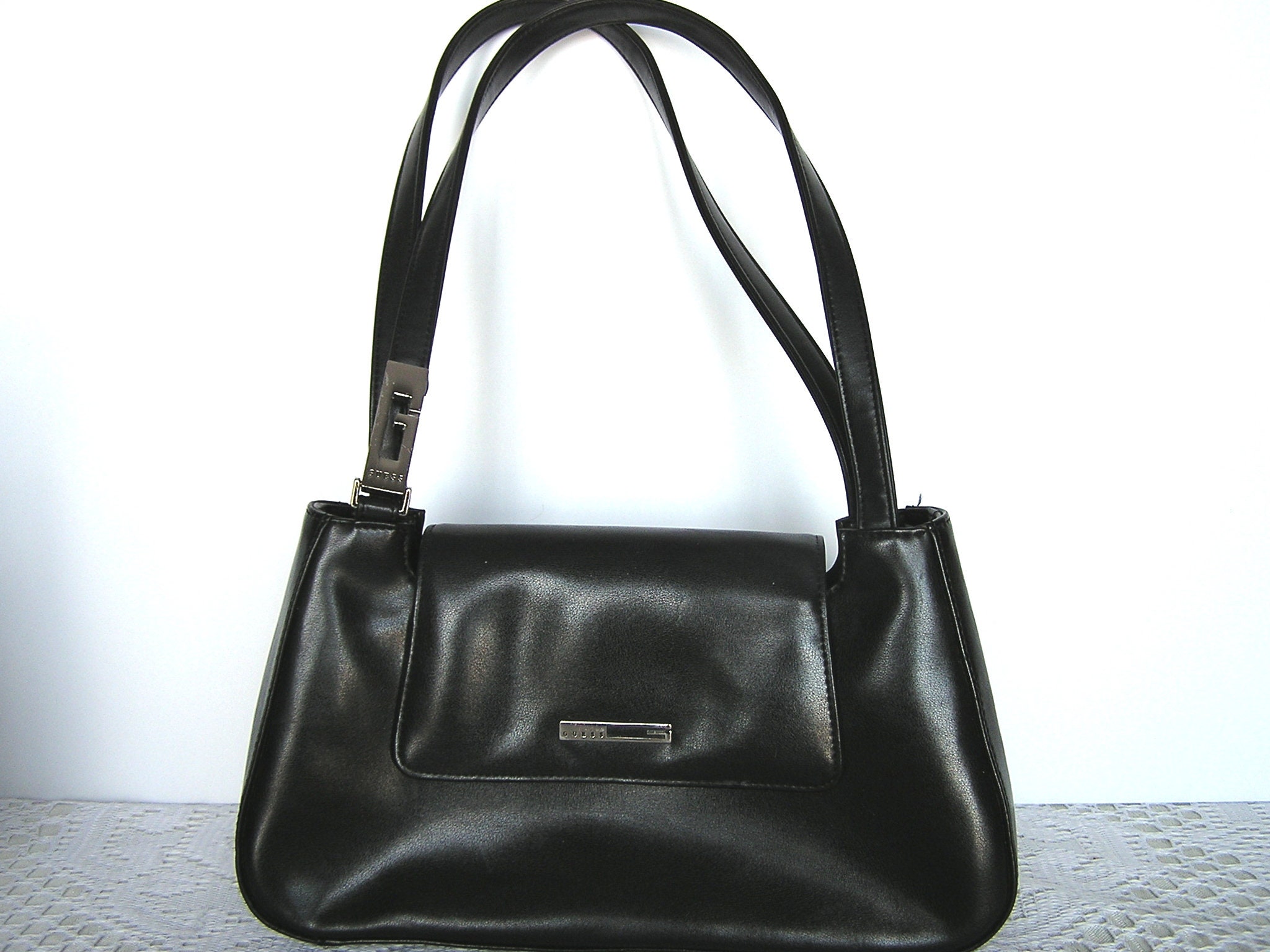 Oak Park Enlarged Logo Small Carryall | GUESS Factory