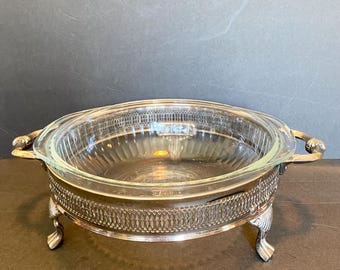Pyrex 2-Qt Ribbed Casserole Dish in Silver Plate Serving Cradle