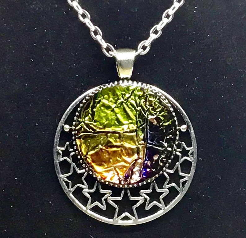 Colorful Pendant Modern Abstract Jewelry Gifts for Her Handmade Eyecatching Unique Necklace Dazzling Star Round Pendant Necklace