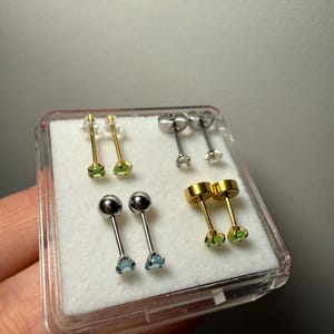 Pendientes de botón que brillan en la oscuridad, pendientes de cartílago de acero quirúrgico 316L, joyería luminosa, opciones de color.