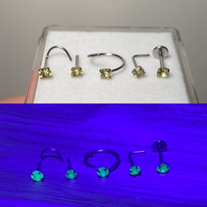 Żółte kolczyki do nosa UV URANIUM (3 mm), odcień żółty, świecące na zielono