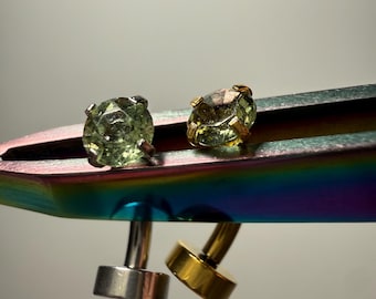 Faceted MOLDAVITE (floating) Belly Ring, Czech Moldavite, 316L surgical steel, silver or gold