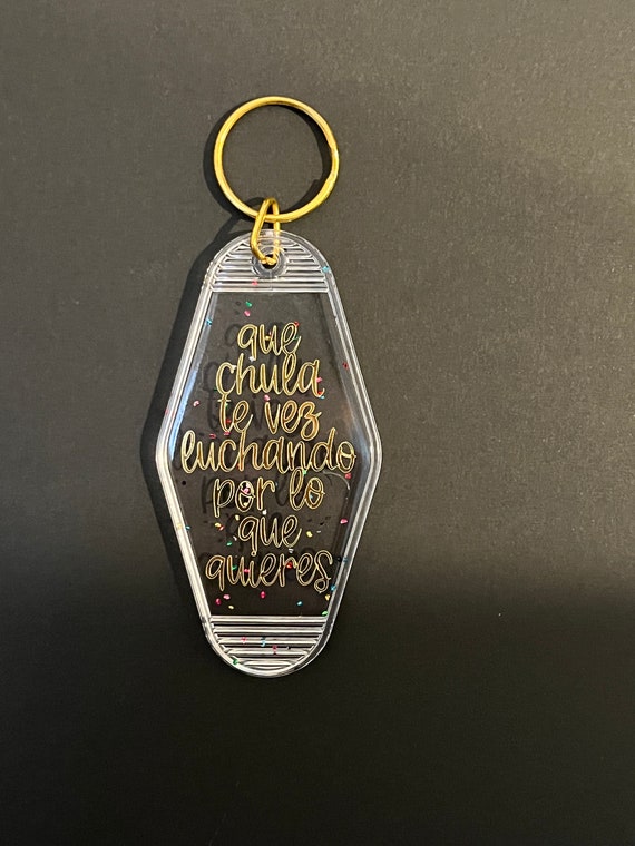 Que Chula te Vez Luchando Keychain