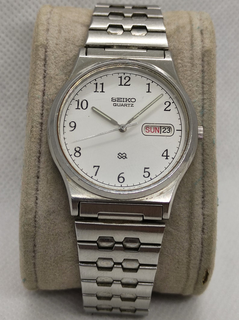 seiko quartz sq watch