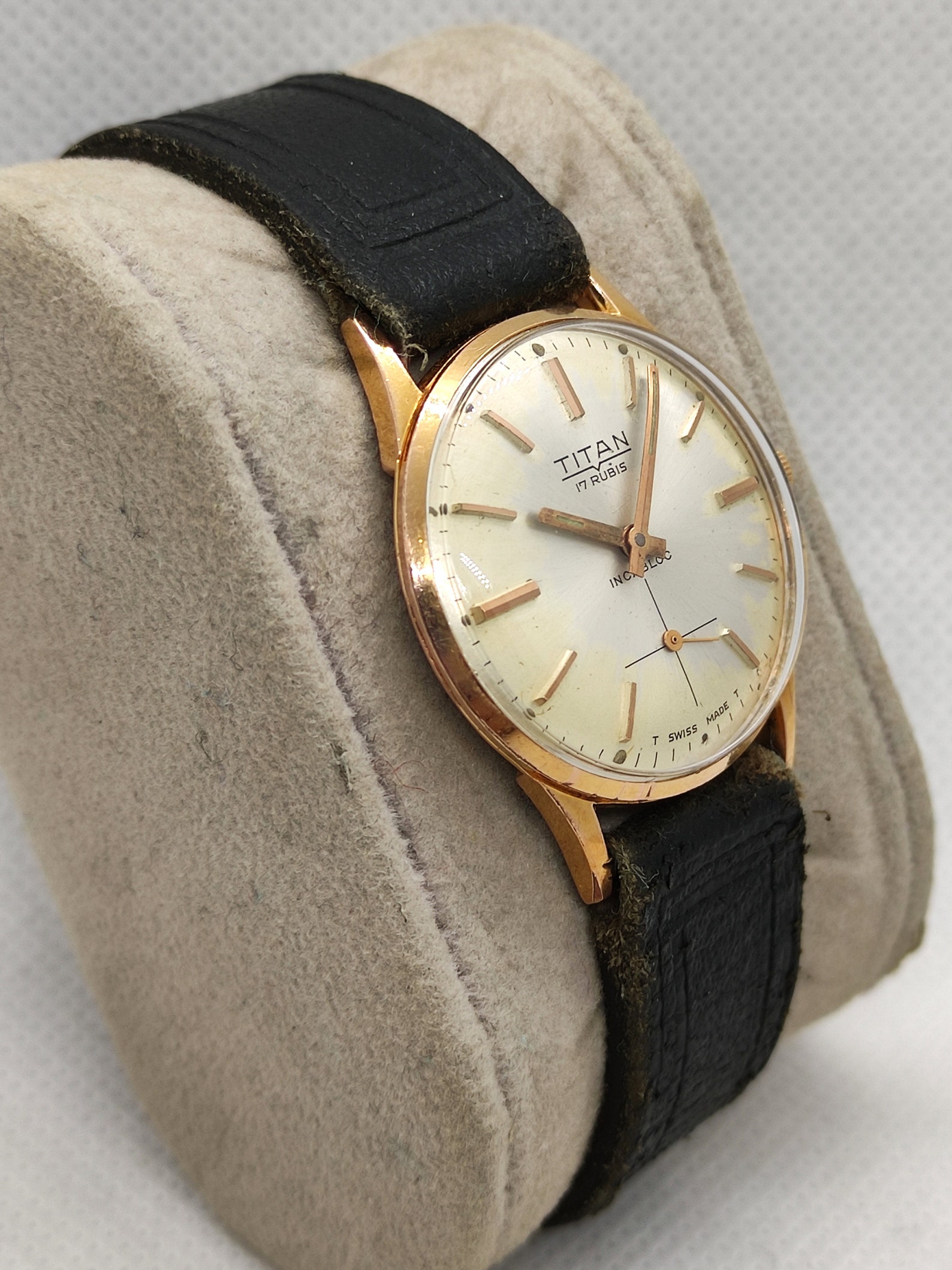 titan ladies hand watch