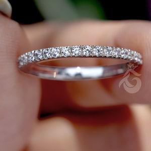 1.6 MM Round Moissanite half Eternity Band,Solid Gold Women&#39;s Wedding Band,Matching Band For Engagement Ring,Anniversary Band Gift