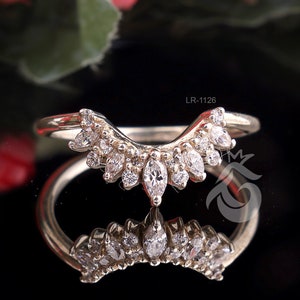 Geschwungener Ehering, 0.26 TCW rund & Marquise-Schnitt farblos Moissanite Ehering, halbe Eternity Moissanite Band, Stapelring,