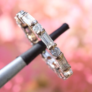 1.51 TCW Baguette Ehering Ost-West-Bar-Set Baguette Moissanite Ehering Fulll Eternity stapelbar Ring Moissanite Jubiläumsgeschenk